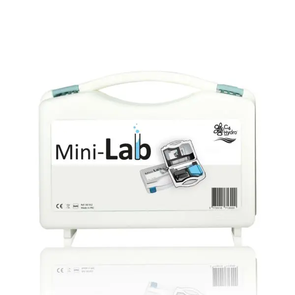 Mini-Lab-valise-seule-reflet-600x600.jpg